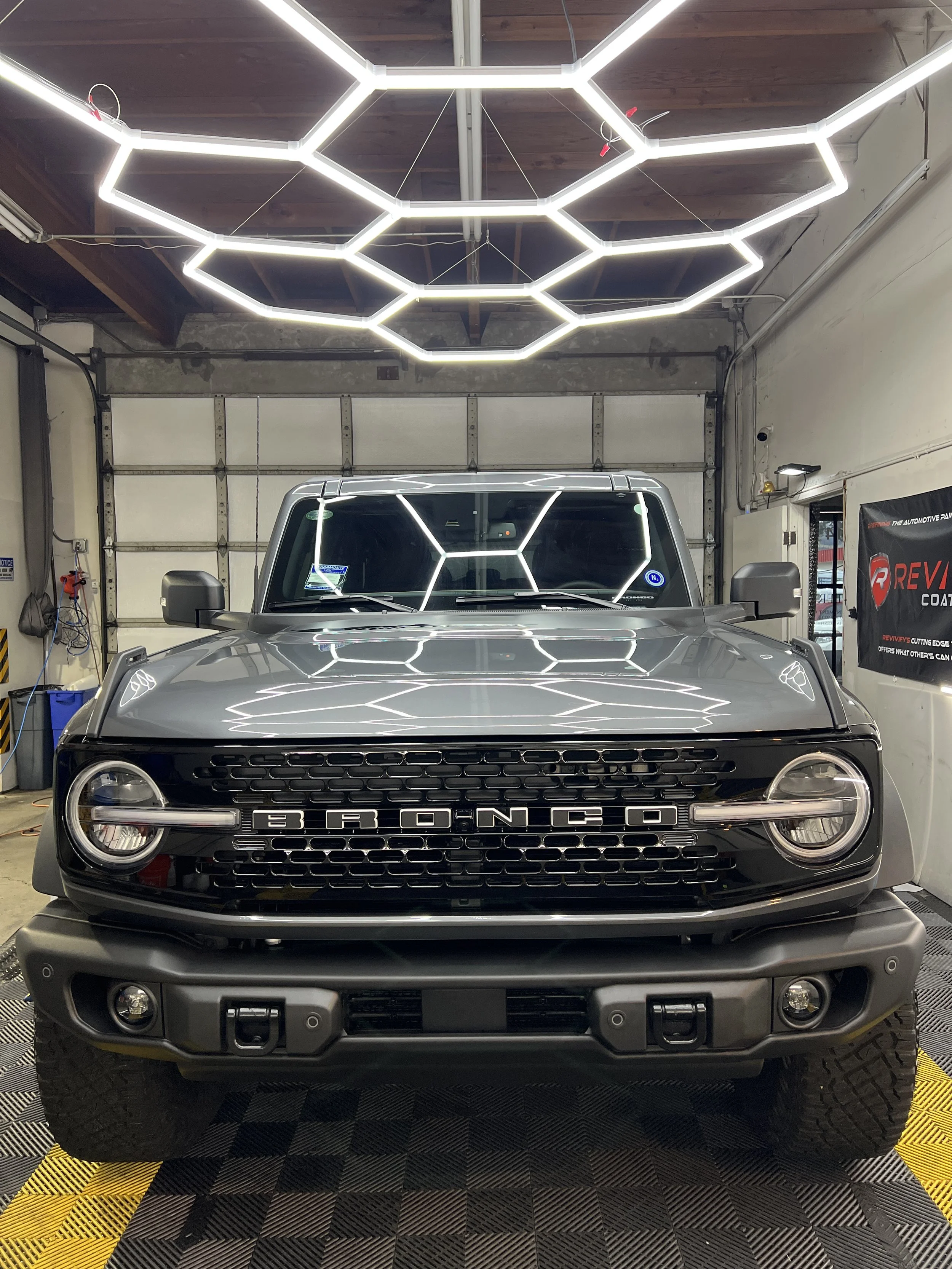 2023 Ford Bronco Wildtrak (Azure Gray Metallic Tri-Coat